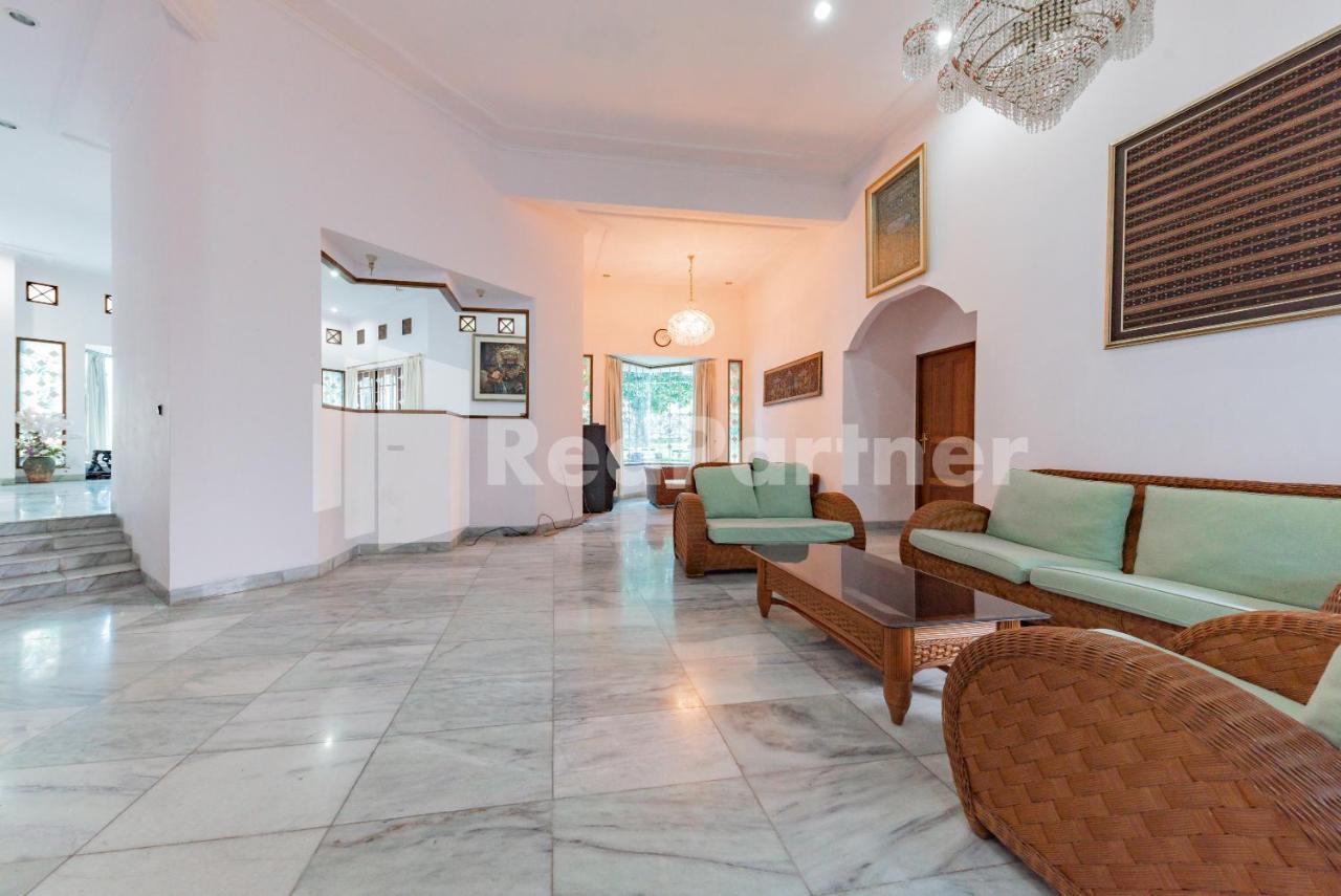 Biru Homestay Bandung Mitra Reddoorz מראה חיצוני תמונה