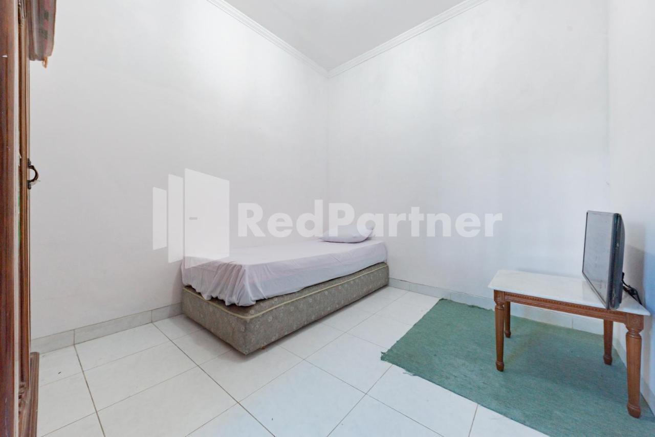 Biru Homestay Bandung Mitra Reddoorz מראה חיצוני תמונה