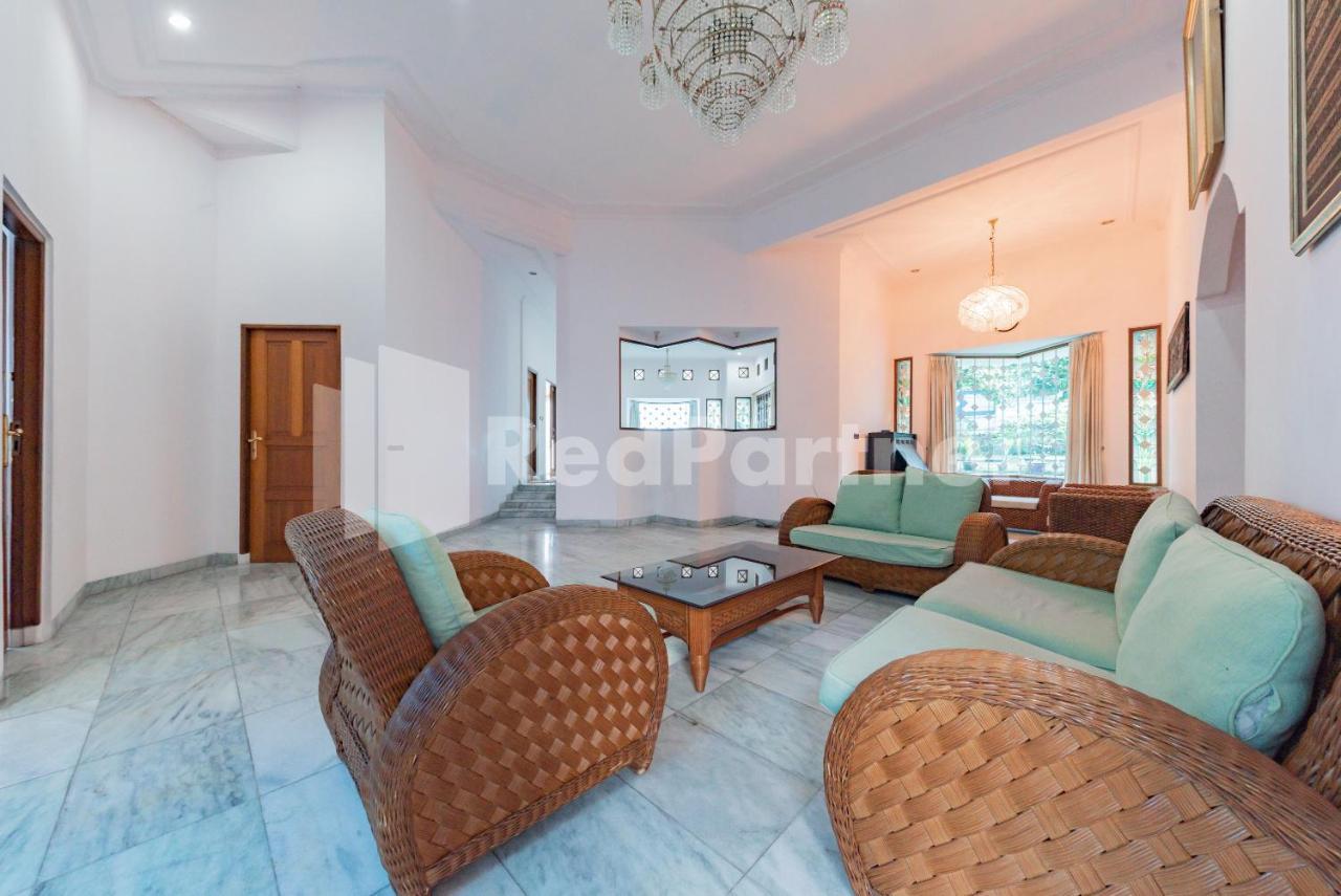 Biru Homestay Bandung Mitra Reddoorz מראה חיצוני תמונה